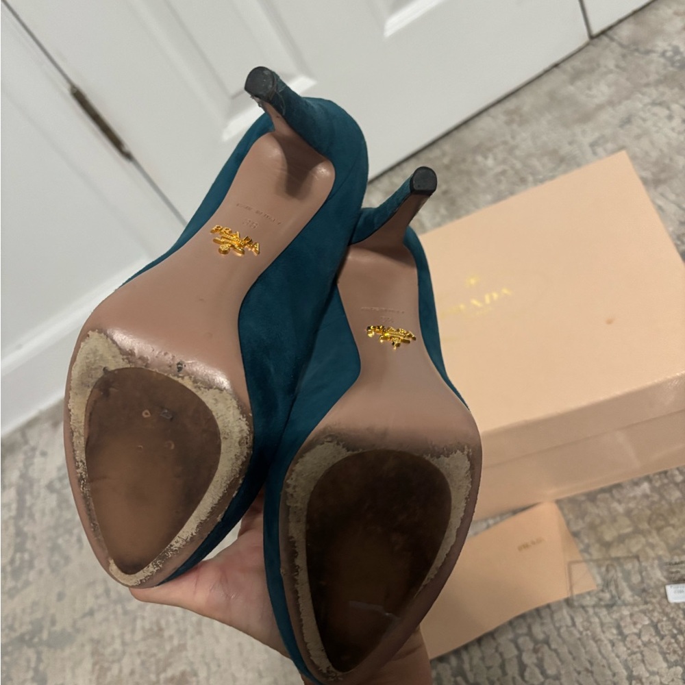 Prada Women's Teal Suede Pumps calzature Donna excellent condition size 38 - Picture 6 of 7